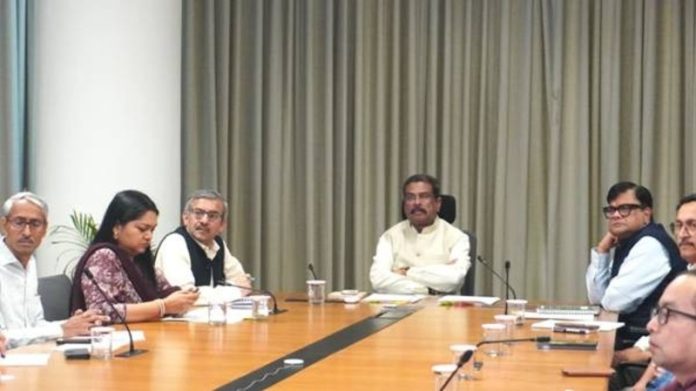 केंद्रीय शिक्षा मंत्री धर्मेंद्र प्रधान ने नीट यूजी पुनर्परीक्षा की तैयारियों का आकलन करने के लिए उच्च स्तरीय समीक्षा बैठक की अध्यक्षता की