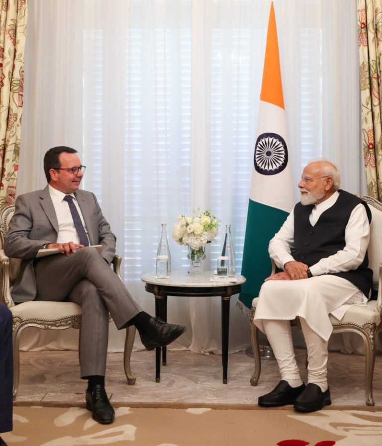 पीएम मोदी ने Alstom के सीईओ मार्टिन सियोन से की मुलाकात