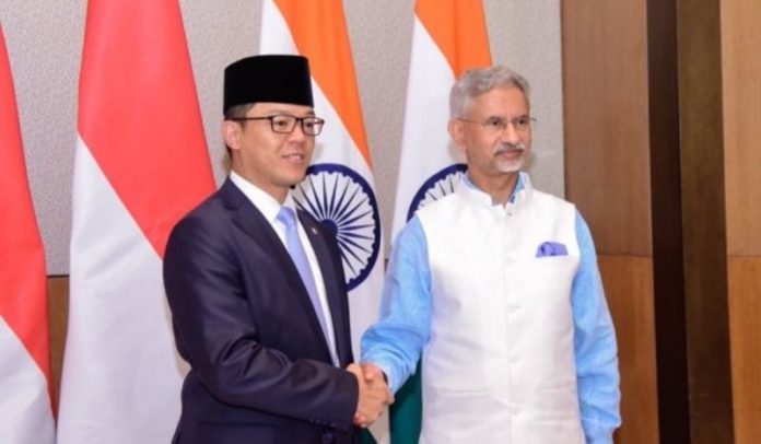 भारत और इंडोनेशिया संयुक्त आयोग की बैठक आज नई दिल्ली में हुई संपन्न भारत और इंडोनेशिया संयुक्त आयोग की बैठक आज नई दिल्ली में हुई संपन्न