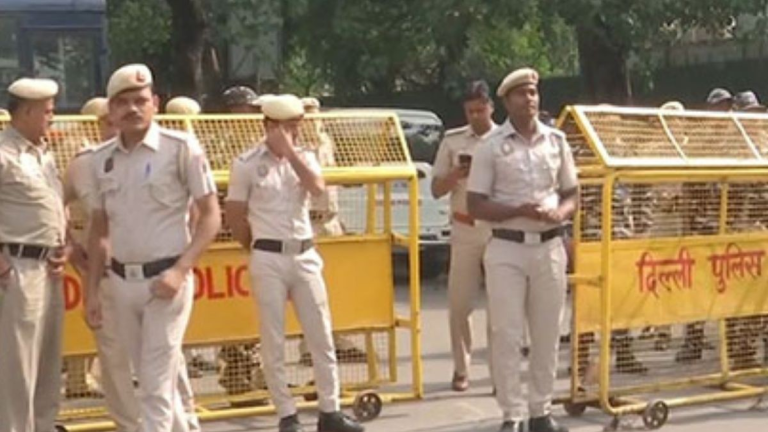 खुफिया विभाग ने उत्तराखंड से लेकर दिल्ली तक संभावित आतंकी हमले का किया अलर्ट जारी