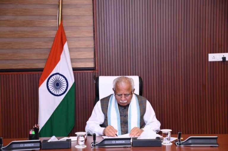 केंद्रीय मंत्री मनोहर लाल दिल्ली विकास प्राधिकरण की बजट समीक्षा बैठक में हुए शामिल