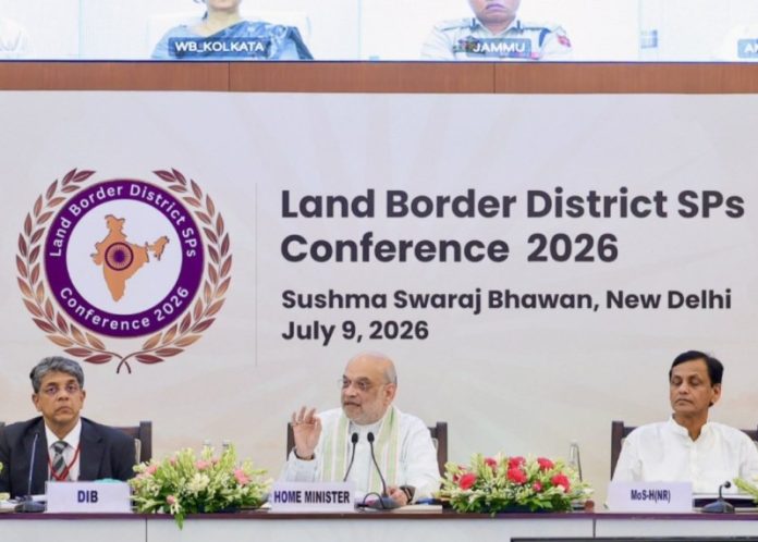 नई दिल्ली : केंद्रीय गृह मंत्री अमित शाह ने सीमावर्ती जिलों के पुलिस अधीक्षकों के सम्मेलन 2026 की अध्यक्षता की नई दिल्ली : केंद्रीय गृह मंत्री अमित शाह ने सीमावर्ती जिलों के पुलिस अधीक्षकों के सम्मेलन 2026 की अध्यक्षता की
