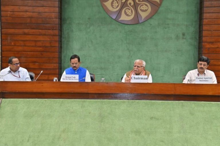 केंद्रीय मंत्री मनोहर लाल ने बिजली वितरण क्षेत्र में प्रस्तावित सुधारों पर बिजली मंत्रालय की संसदीय सलाहकार समिति की बैठक की अध्यक्षता की