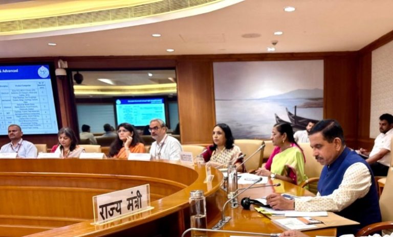 केंद्रीय मंत्री प्रल्हाद जोशी ने उपभोक्ता मामले, खाद्य और सार्वजनिक वितरण मंत्रालय की सलाहकार समिति की बैठक की अध्यक्षता की