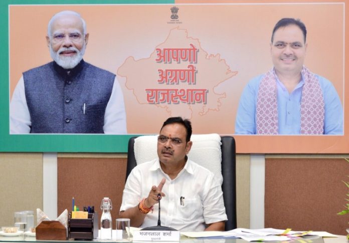 राजस्थान : सीएम भजनलाल शर्मा ने गृह विभाग के अधिकारियों के साथ राज्य में कानून-व्यवस्था की समीक्षा की