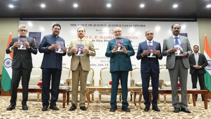 उपराष्ट्रपति सीपी राधाकृष्णन ने “द वॉयस ऑफ जस्टिस: जस्टिस गवई स्पीक्स” पुस्तक का किया विमोचन