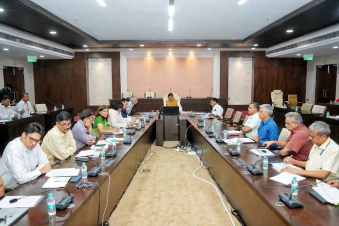 मप्र : सीएम डॉ. मोहन यादव ने 'नर्मदा समग्र' की समीक्षा बैठक कर नर्मदा परिक्रमा पथ को अतिक्रमण मुक्त बनाने के निर्देश दिए