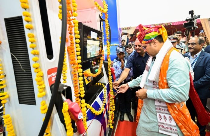 राजस्थान : सीएम भजनलाल शर्मा ने पचपदरा के मंडापुरा में एचपीसीएल के नवीन फ्लैगशिप रिटेल आउटलेट का किया लोकार्पण राजस्थान : सीएम भजनलाल शर्मा ने पचपदरा के मंडापुरा में एचपीसीएल के नवीन फ्लैगशिप रिटेल आउटलेट का किया लोकार्पण