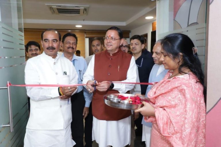 नई दिल्ली : सीएम धामी ने उत्तराखंड निवास में अत्याधुनिक मीडिया सेंटर का किया लोकार्पण