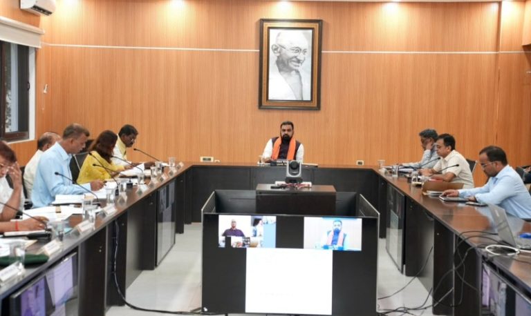 बिहार : सीएम सम्राट चौधरी ने लोक सेवक आवास स्थित ‘संकल्प’ सभागार में बीएसडब्ल्यूडी की 15वीं बैठक की अध्यक्षता की