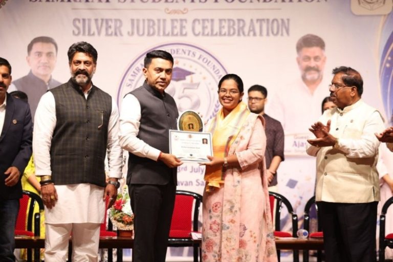गोवा : सीएम प्रमोद सावंत सांखली में ‘सम्राट स्टूडेंट्स फाउंडेशन’ के सिल्वर जुबली समारोह में हुए शामिल