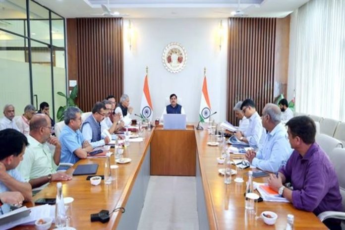 मप्र : सीएम डॉ. मोहन यादव ने की मंत्रिपरिषद बैठक और विधानसभा सत्र की तैयारियों की समीक्षा मप्र : सीएम डॉ. मोहन यादव ने की मंत्रिपरिषद बैठक और विधानसभा सत्र की तैयारियों की समीक्षा