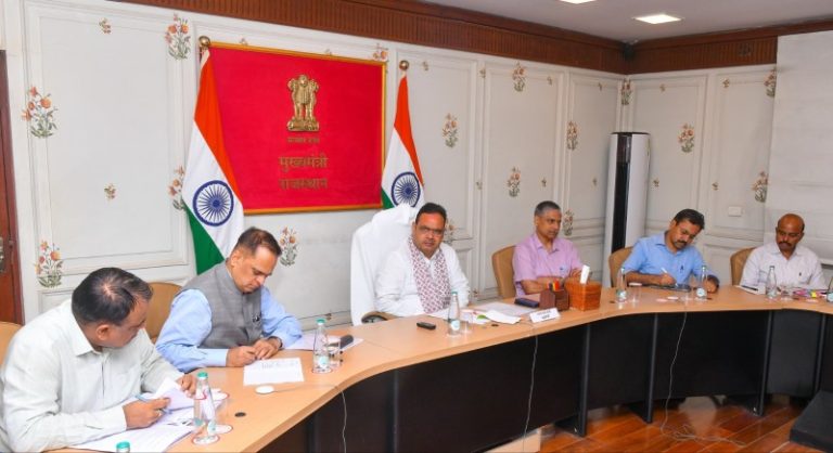 राजस्थान : सीएम भजनलाल शर्मा ने प्रदेश में संचालित विकास कार्यों एवं जनकल्याणकारी योजनाओं की प्रगति की समीक्षा बैठक की
