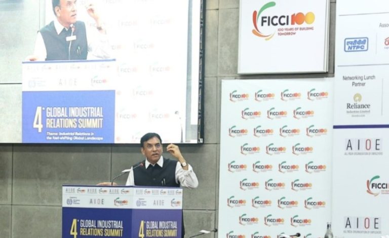 नई दिल्ली : केंद्रीय मंत्री डॉ. मनसुख मांडविया ने AIOE और FICCI द्वारा आयोजित ‘4th ग्लोबल इंडस्ट्रियल रिलेशन्स समिट’ को संबोधित किया