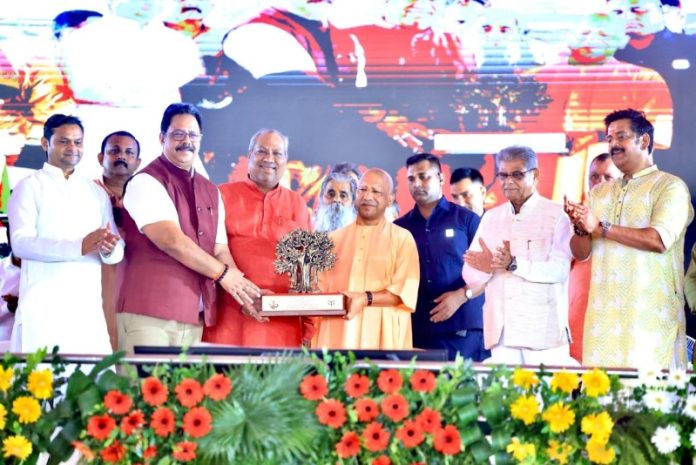 उप्र : सीएम योगी ने गोरखपुर में 'वृक्षारोपण महायज्ञ-2026' का किया शुभारंभ