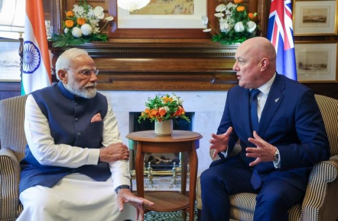 ऑकलैंड : पीएम मोदी ने न्यूजीलैंड के पीएम क्रिस्टोफर लक्सन के साथ द्विपक्षीय बातचीत की