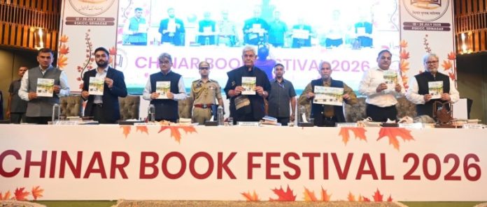 जम्मू-कश्मीर : उपराज्यपाल मनोज सिन्हा श्रीनगर में ‘चिनार बुक फेस्टिवल’ के तीसरे संस्करण में हुए शामिल जम्मू-कश्मीर : उपराज्यपाल मनोज सिन्हा श्रीनगर में ‘चिनार बुक फेस्टिवल’ के तीसरे संस्करण में हुए शामिल