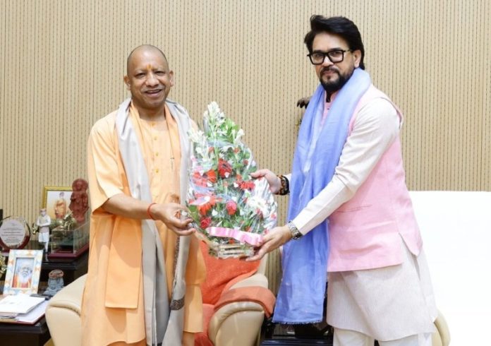 लखनऊ : सीएम योगी से लोकसभा सांसद अनुराग ठाकुर ने की मुलाकात