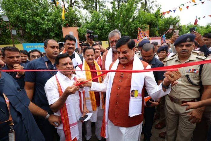 भोपाल : सीएम डॉ. मोहन यादव ने जगदीशपुर में मंत्रिपरिषद की बैठक से पूर्व धरोहर प्रदर्शनी का किया शुभारंभ भोपाल : सीएम डॉ. मोहन यादव ने जगदीशपुर में मंत्रिपरिषद की बैठक से पूर्व धरोहर प्रदर्शनी का किया शुभारंभ