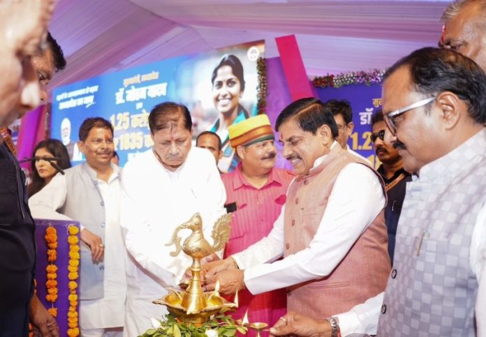 भिंड : सीएम यादव ने मुख्यमंत्री लाड़ली बहना योजना के अंतर्गत प्रदेश की बहनों के खातों में 1835 करोड़ रूपए से अधिक की राशि का अंतरण किया भिंड : सीएम यादव ने मुख्यमंत्री लाड़ली बहना योजना के अंतर्गत प्रदेश की बहनों के खातों में 1835 करोड़ रूपए से अधिक की राशि का अंतरण किया