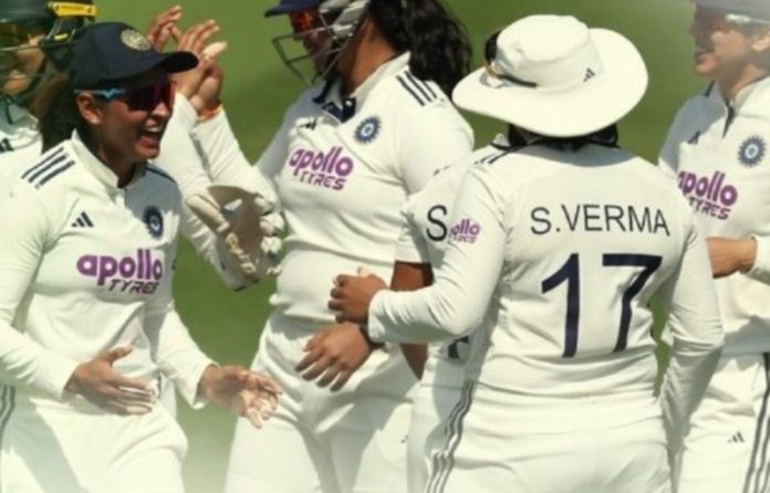 IND-W vs ENG-W : भारत ने लॉर्ड्स में दर्ज की ऐतिहासिक जीत, एकमात्र टेस्ट मैच में इंग्लैंड को 270 रन से हराया IND-W vs ENG-W : भारत ने लॉर्ड्स में दर्ज की ऐतिहासिक जीत, एकमात्र टेस्ट मैच में इंग्लैंड को 270 रन से हराया