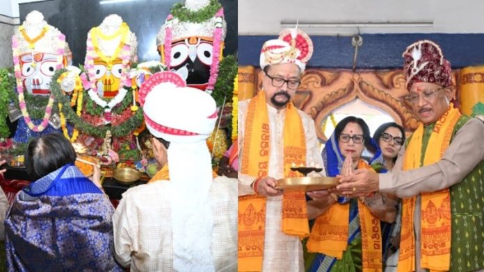 छत्तीसगढ़ : सीएम विष्णुदेव साय रायपुर स्थित जगन्नाथ मंदिर में आयोजित जगन्नाथ रथ यात्रा महोत्सव में हुए शामिल