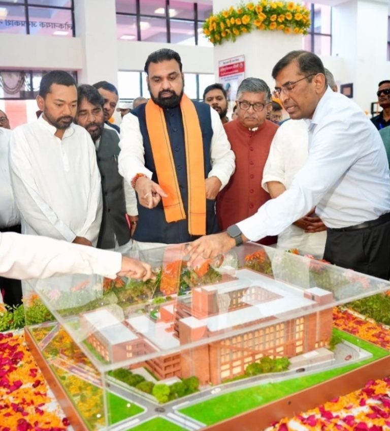 पटना : सीएम सम्राट चौधरी ने एलएनजेपी अस्पताल परिसर में 400 बेड वाले नए सुपर स्पेशियलिटी भवन का किया लोकार्पण
