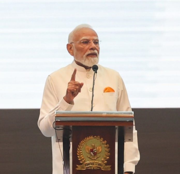 पीएम मोदी ने इंडोनेशिया की संसद को किया संबोधित
