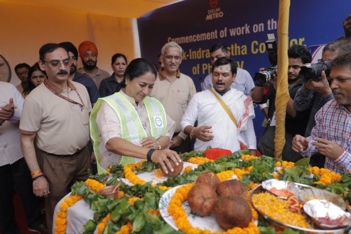 दिल्ली : सीएम रेखा गुप्ता ने दिल्ली मेट्रो के चौथे चरण के तहत इंदरलोक–इंद्रप्रस्थ कॉरिडोर का किया शिलान्यास