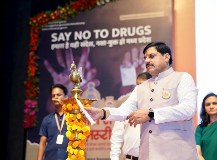 भोपाल : सीएम डॉ. मोहन यादव ने रवींद्र भवन में 'नशे से दूरी है ज़रूरी 2.0' जन-जागरूकता अभियान का किया शुभारंभ भोपाल : सीएम डॉ. मोहन यादव ने रवींद्र भवन में 'नशे से दूरी है ज़रूरी 2.0' जन-जागरूकता अभियान का किया शुभारंभ