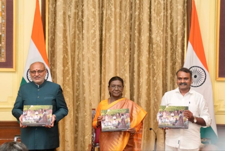 उपराष्ट्रपति सीपी राधाकृष्णन ने राष्ट्रपति मुर्मू के कार्यकाल के चार साल पूरे होने के उपलक्ष्य में पांच यादगार किताबें जारी कीं