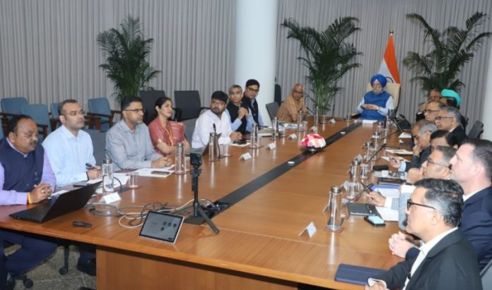 केंद्रीय मंत्री हरदीप सिंह पुरी ने 'इंडिया एनर्जी वीक 2027' की तैयारियों की समीक्षा की