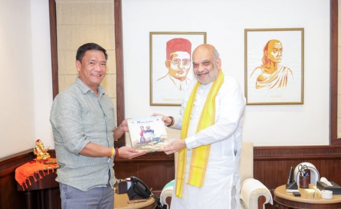 केंद्रीय गृह मंत्री अमित शाह से अरुणाचल प्रदेश के मुख्यमंत्री पेमा खांडू ने मुलाकात की