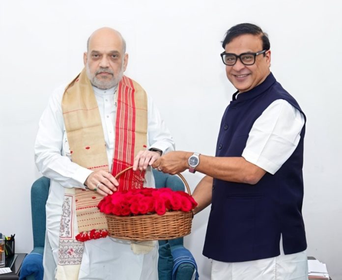 नई दिल्ली : असम के मुख्यमंत्री हिमंत बिस्वा सरमा ने केंद्रीय गृह मंत्री अमित शाह से मुलाकात की
