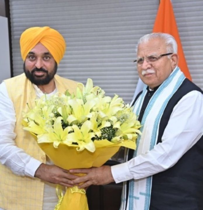 केंद्रीय मंत्री मनोहर लाल से पंजाब के मुख्यमंत्री भगवंत मान ने मुलाकात की केंद्रीय मंत्री मनोहर लाल से पंजाब के मुख्यमंत्री भगवंत मान ने मुलाकात की