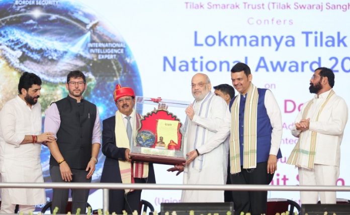 पुणे : केंद्रीय गृह मंत्री अमित शाह ने एनएसए अजीत डोभाल को 'लोकमान्य तिलक राष्ट्रीय पुरस्कार 2026' से किया सम्मानित