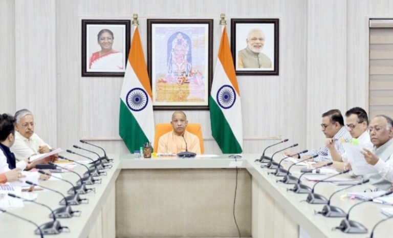 लखनऊ : सीएम योगी ने ‘हर घर तिरंगा’ अभियान, विभाजन विभीषिका स्मृति दिवस और स्वतंत्रता दिवस की तैयारियों की समीक्षा की