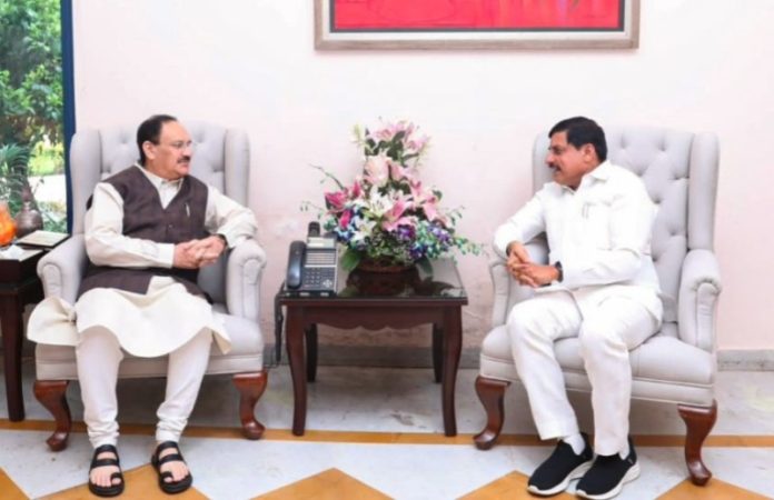 नई दिल्ली : मध्य प्रदेश के मुख्यमंत्री डॉ. मोहन यादव ने केंद्रीय मंत्री जेपी नड्डा से मुलाकात की नई दिल्ली : मध्य प्रदेश के मुख्यमंत्री डॉ. मोहन यादव ने केंद्रीय मंत्री जेपी नड्डा से मुलाकात की