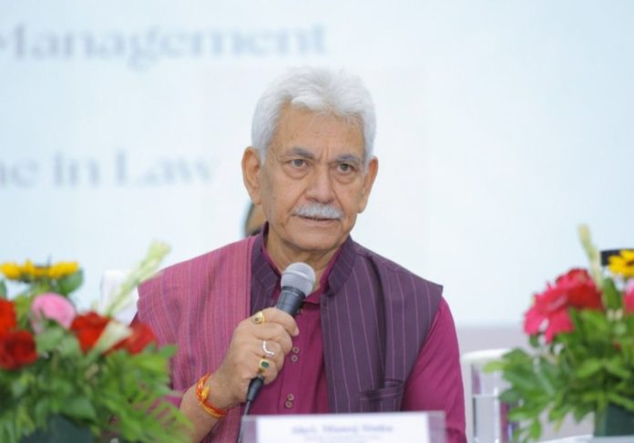 जम्मू-कश्मीर के उपराज्यपाल मनोज सिन्हा ने आईआईएम रोहतक में इंडक्शन और ओरिएंटेशन प्रोग्राम के समापन समारोह में हिस्सा लिया