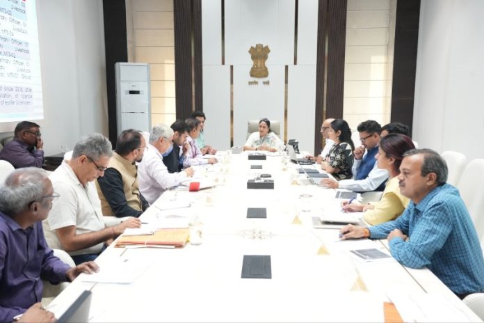 सीएम रेखा गुप्ता ने दिल्ली की कृषि मंडियों में चल रही प्रमुख विकास परियोजनाओं की समीक्षा की
