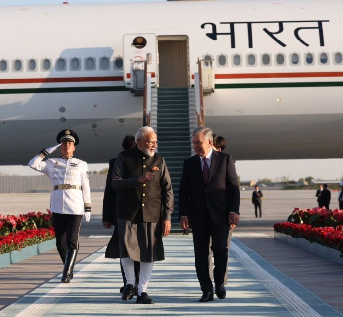 पीएम मोदी उज्बेकिस्तान की राजकीय यात्रा पर ताशकंद पहुंचे