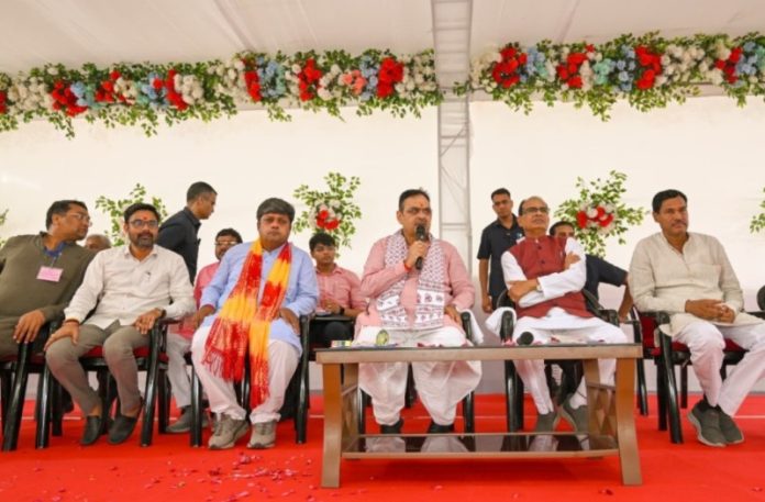 राजस्थान : सीएम भजनलाल शर्मा ने केंद्रीय मंत्री शिवराज सिंह चौहान के साथ बारां जिले के कार्यकर्ताओं से संवाद किया