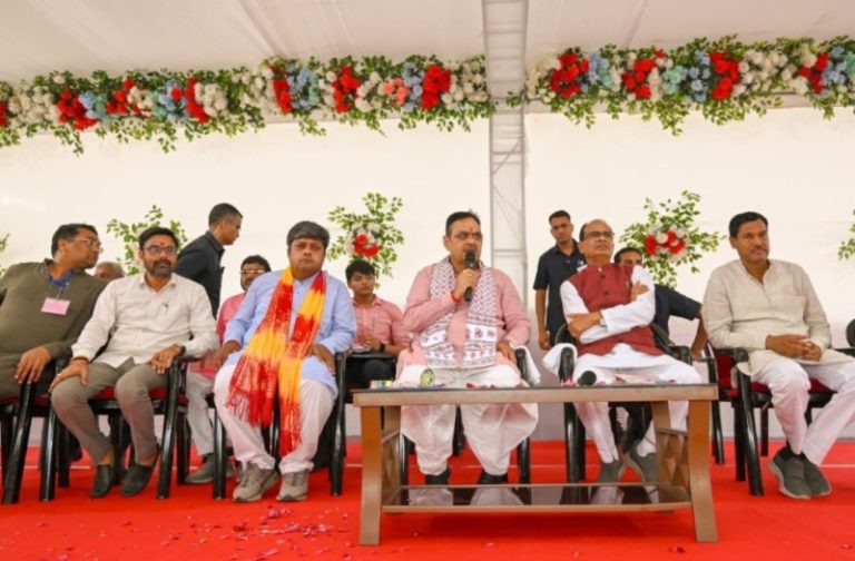 राजस्थान : सीएम भजनलाल शर्मा ने केंद्रीय मंत्री शिवराज सिंह चौहान के साथ बारां जिले के कार्यकर्ताओं से संवाद किया