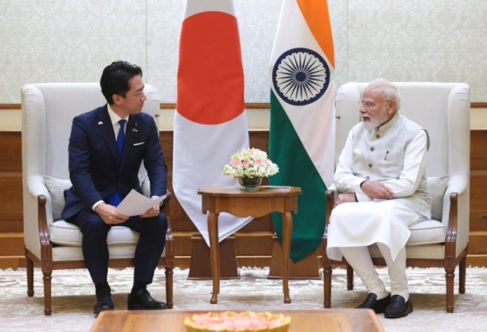 नई दिल्‍ली : पीएम मोदी ने जापान के रक्षा मंत्री शिंजिरो कोइज़ुमी से मुलाकात की