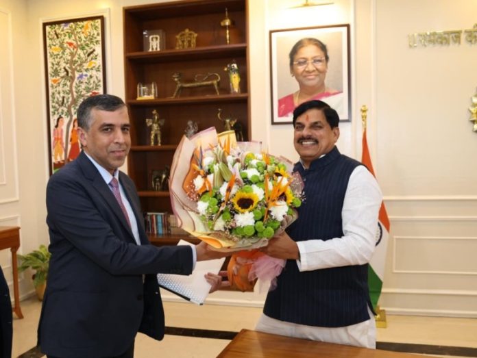 मप्र : सीएम डॉ. मोहन यादव से ग्लोबल फाउंडेशन दुबई के प्रेसिडेंट डॉ. दाऊद अल शेजावी ने मुलाकात की