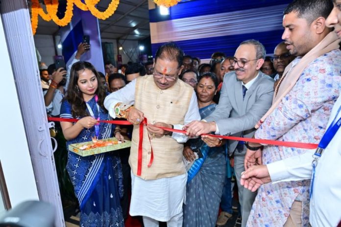 छत्तीसगढ़ : सीएम विष्णुदेव साय ने रक्षाबंधन से पहले पंडरीपानी में भारतीय स्टेट बैंक की नवीन शाखा एवं भवन का शुभारंभ किया छत्तीसगढ़ : सीएम विष्णुदेव साय ने रक्षाबंधन से पहले पंडरीपानी में भारतीय स्टेट बैंक की नवीन शाखा एवं भवन का शुभारंभ किया