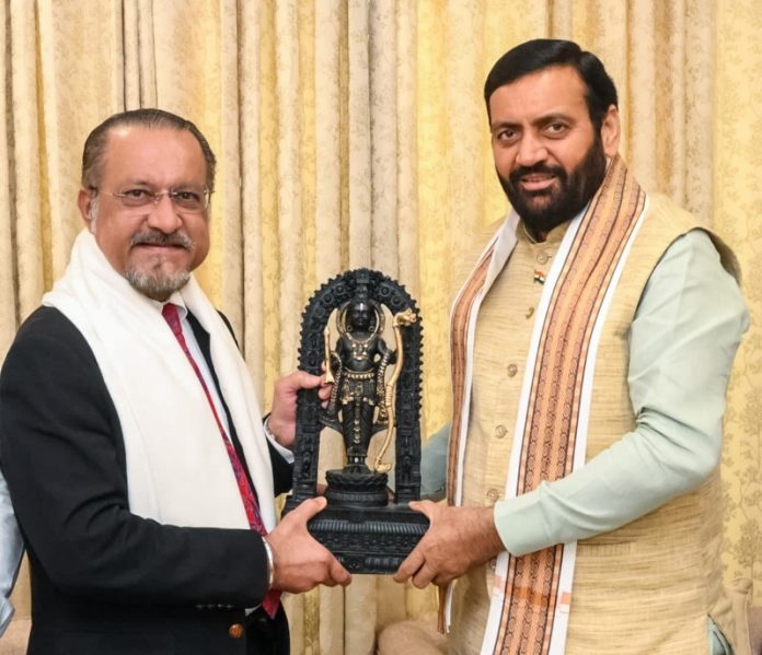 हरियाणा : सीएम नायब सिंह सैनी से चंडीगढ़ में मलेशिया के पेनांग के उपमुख्यमंत्री जगदीप सिंह देव ने मुलाकात की