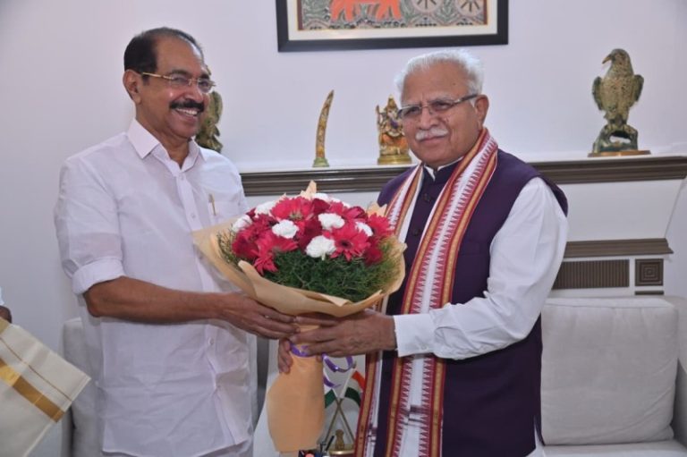 नई दिल्ली : केंद्रीय मंत्री मनोहर लाल ने केरल के विद्युत मंत्री सनी जोसेफ से मुलाकात की
