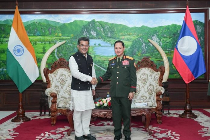 विदेश राज्य मंत्री पबित्रा मार्गेरिटा ने लाओ पीडीआर के उप-प्रधानमंत्री और रक्षा मंत्री जनरल खमलिएंग औथाकैसोन के साथ बैठक की विदेश राज्य मंत्री पबित्रा मार्गेरिटा ने लाओ पीडीआर के उप-प्रधानमंत्री और रक्षा मंत्री जनरल खमलिएंग औथाकैसोन के साथ बैठक की