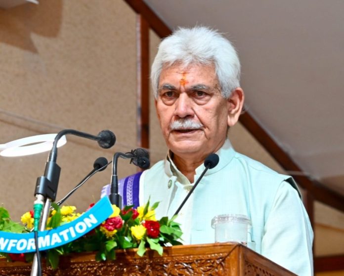 जम्मू-कश्मीर : उपराज्यपाल मनोज सिन्हा ने आईयूएसटी की आयोजित कॉन्फ्रेंस में हिस्सा लिया